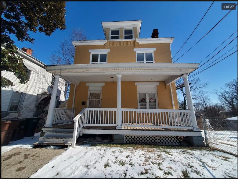 Building Photo - 944 Elberon Ave