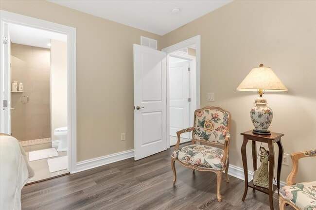 Building Photo - 37440 Curwood Dr