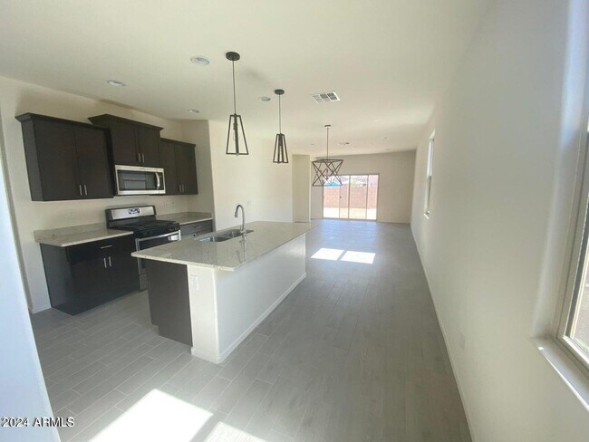 Building Photo - 10731 W Dickerson Dr