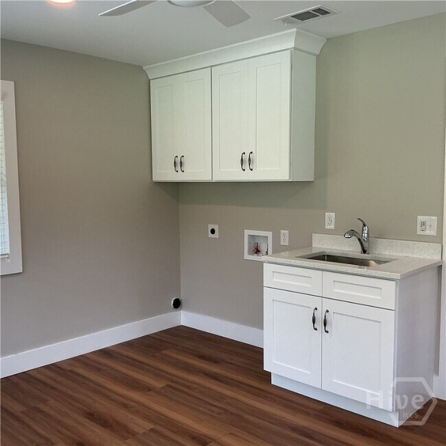Building Photo - 5924-5921 GA-21