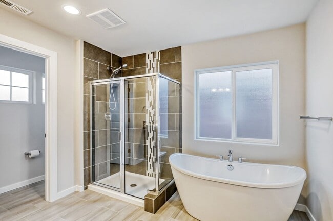 Building Photo - Stunning 4bed/2.5bath Home with High-End Upgrades in Snohomish WA!