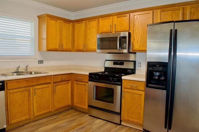 Building Photo - 1708 Darjeeling Dr