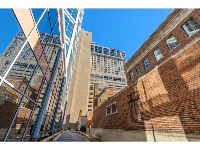 Building Photo - 431 S 7th St