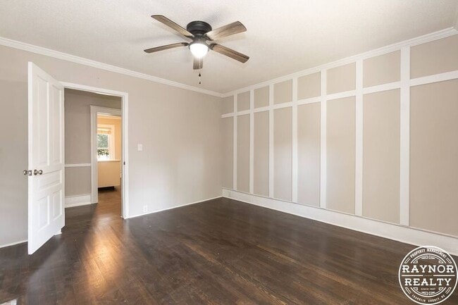 Building Photo - 223 S Main St