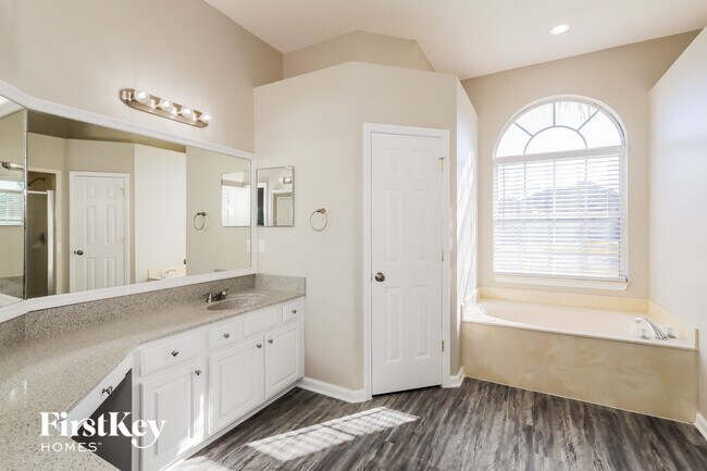 Building Photo - 9241 Hawks Run Ln