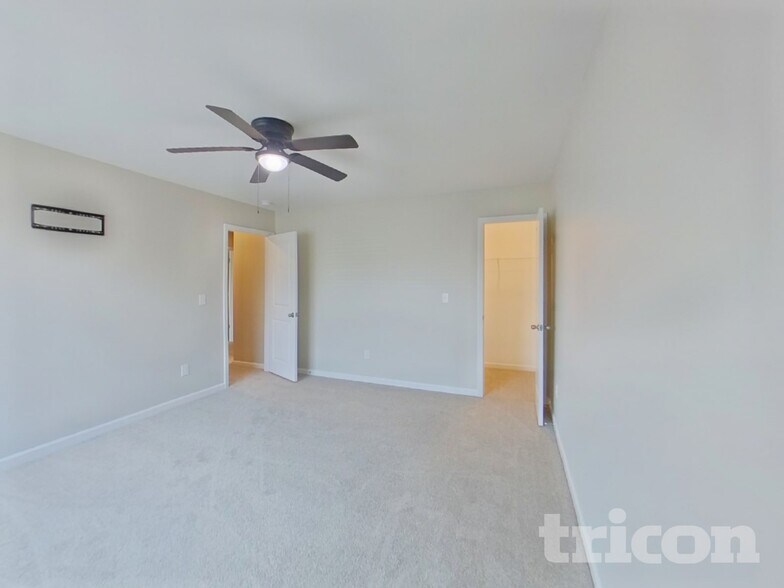 Building Photo - 260 Millen Dr