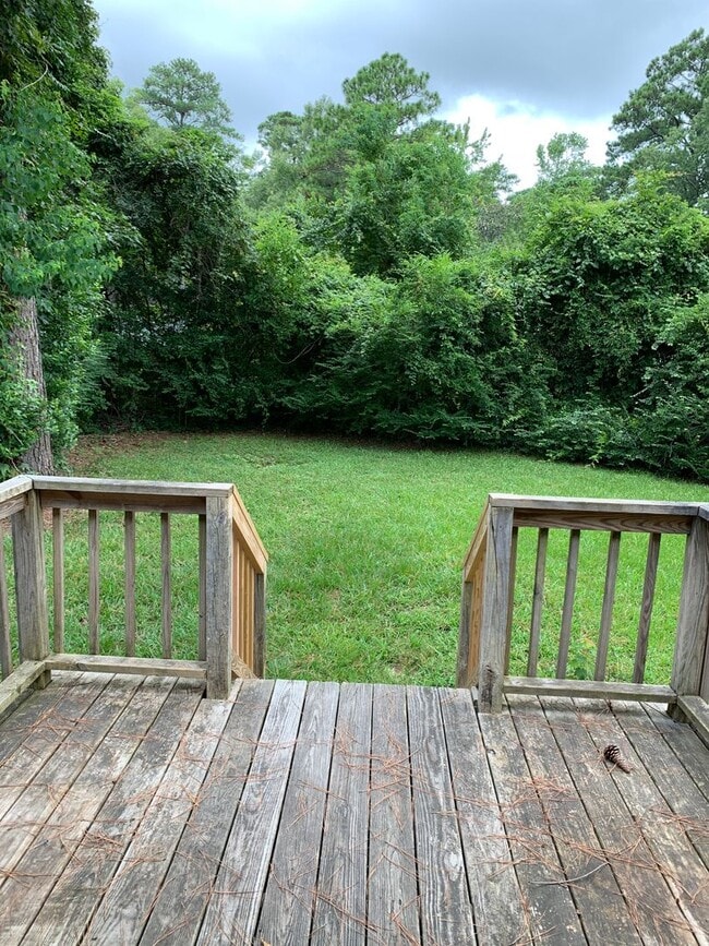 Building Photo - 2112 Wisteria Dr