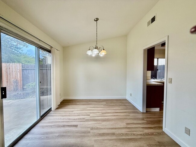 Building Photo - Nice home available immediately