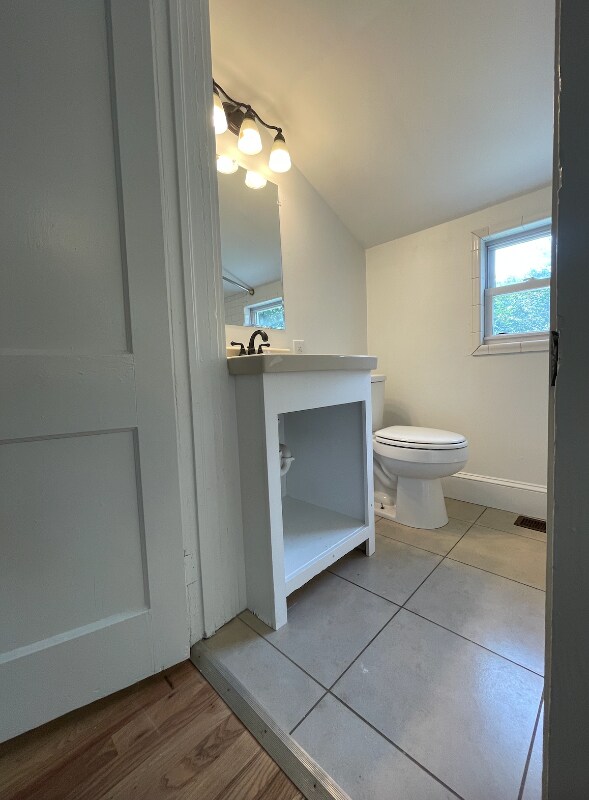 Building Photo - 22 Pelzer St