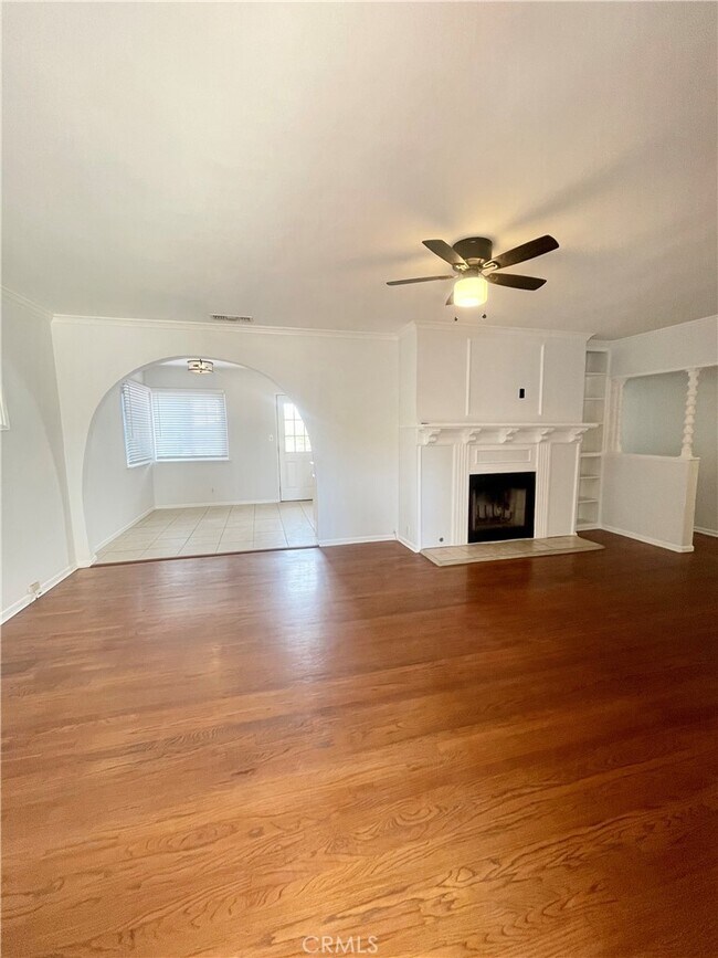 Building Photo - 1121 9th St