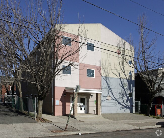 Primary Photo - 287 Townsend St