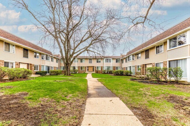 Building Photo - 3004 Roberts Dr