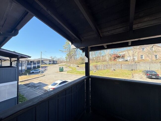 Building Photo - 1 Bed/ 1 Bath Condo!  Harding / Southern Hills Area!  Pets ok!