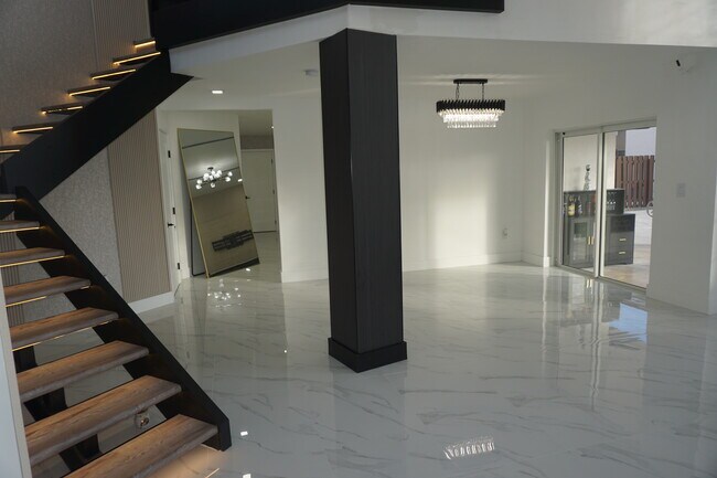 Building Photo - 15614 SW 110th Terrace