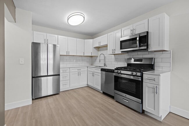 Building Photo - The Townhomes of Canton