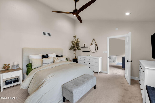 Building Photo - 7609 N Lynn Oaks Dr