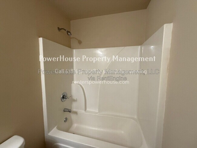 Building Photo - 1045 Township Cir