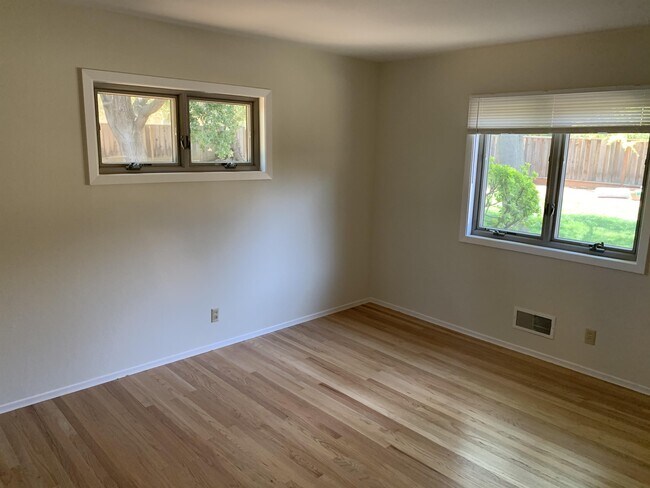 Building Photo - 280 Mt Hamilton Ave