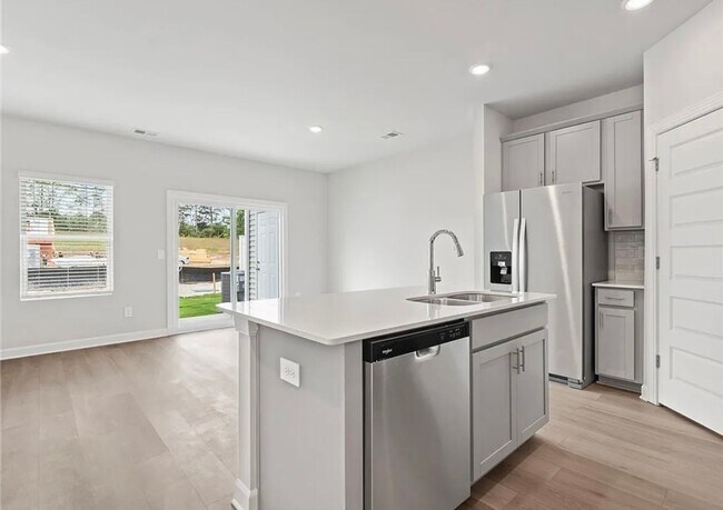 Building Photo - Brand New 3/2.5 Move In Ready Now!