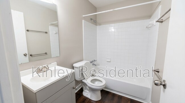 Building Photo - 613 Key St