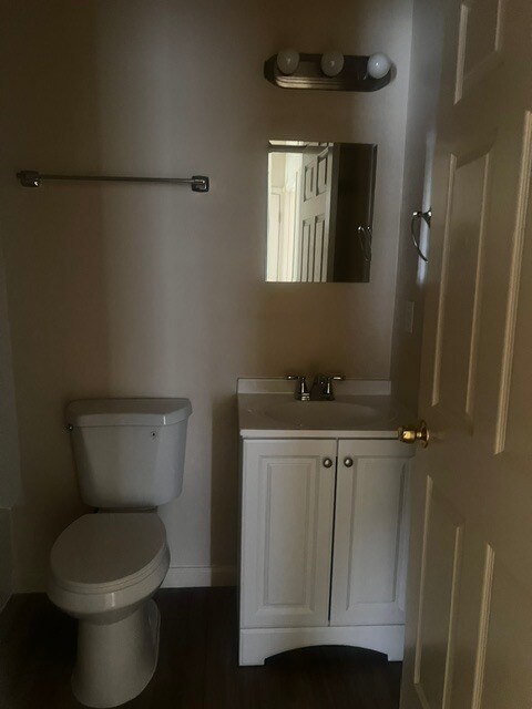 Building Photo - 4 Bed 2 Bath | Move-In Ready