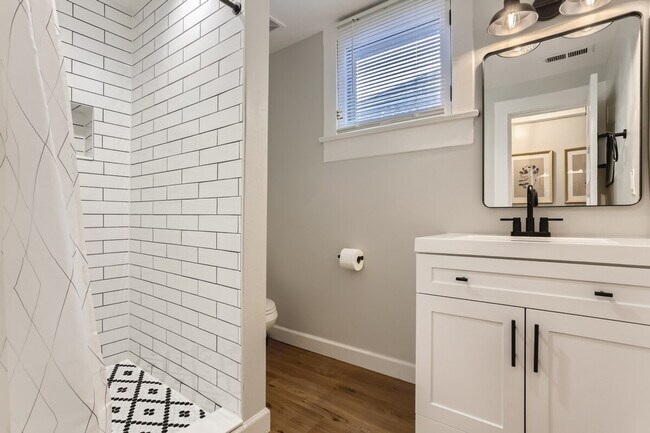 Building Photo - 91 Pearl St