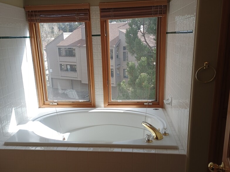 Building Photo - 23684 Pondview Plz