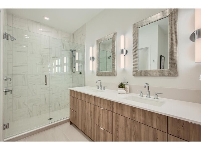 Building Photo - 4 West Dr