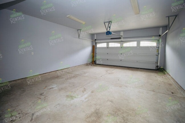 Building Photo - Stunning 4BR/3BA Home in Heritage Farms –  Ready to move-in!