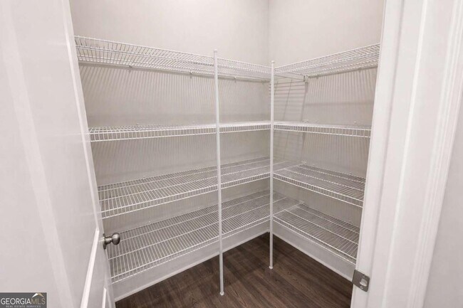 Building Photo - 1375 Walking Wy