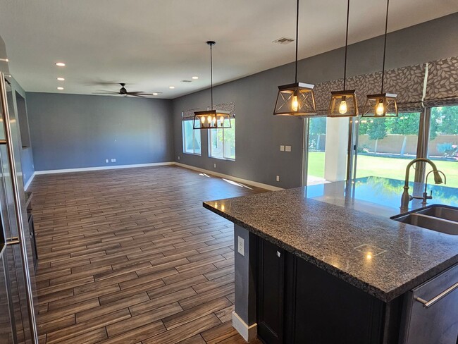 Building Photo - Spacious 4584 sq ft Home in Adora Trails!