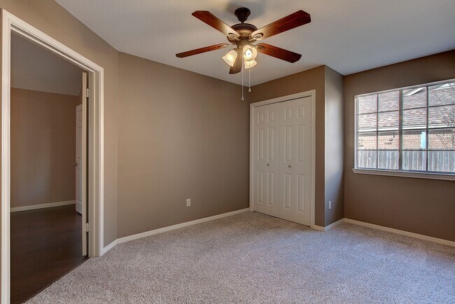 Building Photo - Elegant Pflugerville Home with Comfortable Living Spaces