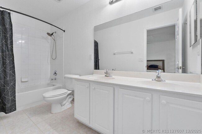 Building Photo - 16129 Sierra Palms Dr