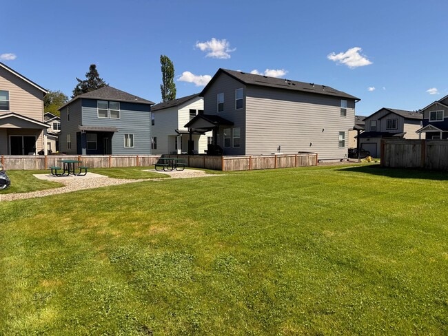 Building Photo - 6313 NE 61st Ave