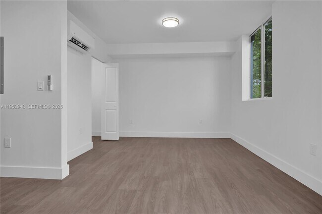 Building Photo - 1620 NW 18th St