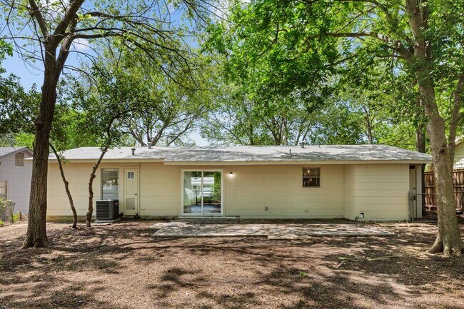 Building Photo - 5302 Robinsdale Ln