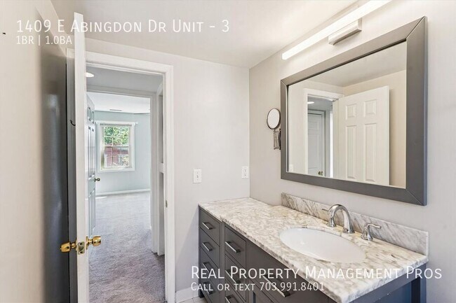 Building Photo - 1409 E Abingdon Dr