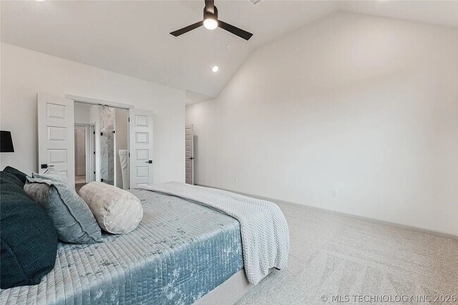 Building Photo - 5 Bed | 5 Bath House