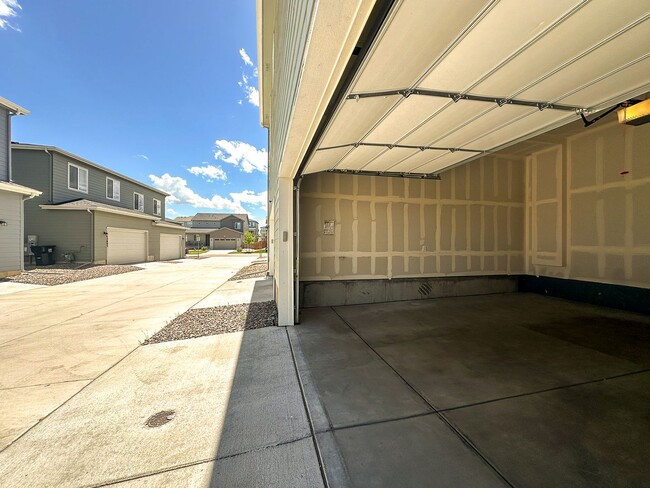 Building Photo - Alder Creek 3bd 2.5ba paired home for rent!