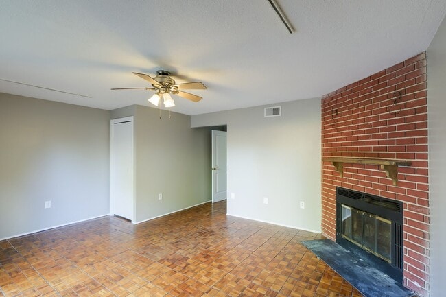 Building Photo - Beautiful Townhome Near Gunner's Lake in Germantown