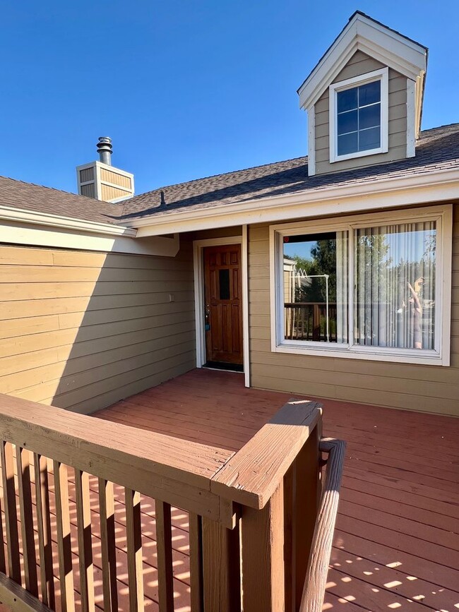 Building Photo - Sutter Creek Duplex