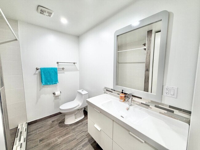 Building Photo - ** GLADES COUNTRY CLUB ** 2 BED / 2 BATH - VILLA - BUNDLED GOLF MEMBERSHIP - ANNUAL RENTAL