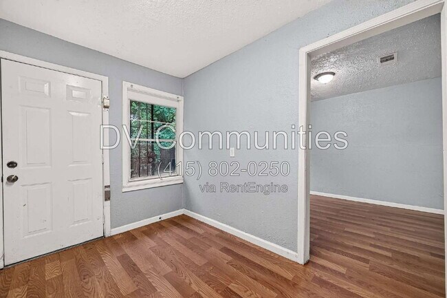 Building Photo - 5910 Southtown St