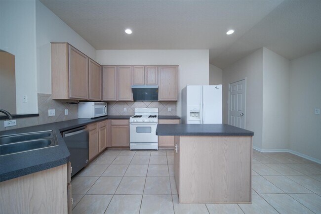 Building Photo - 20547 Upland Fair Ln