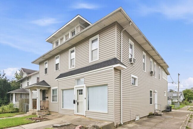Building Photo - 233 Bellevue Ave