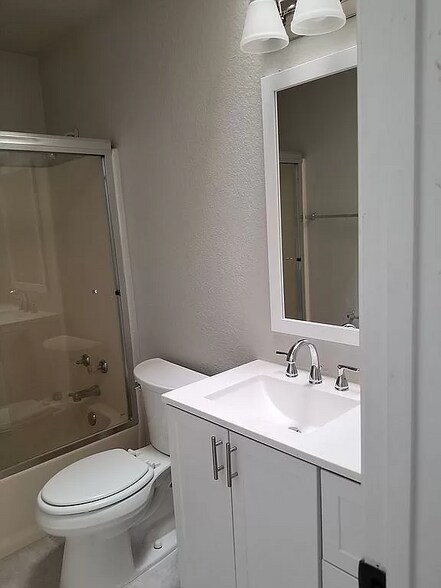 Building Photo - 810 Santa Cruz Dr