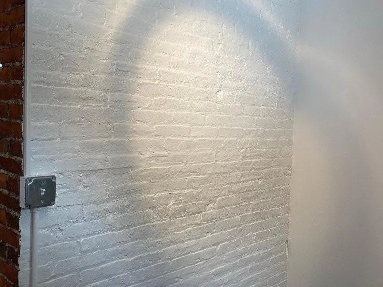 Building Photo - 130 N 3rd St