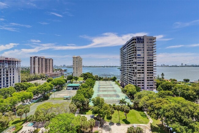 Building Photo - 11111 Biscayne Blvd