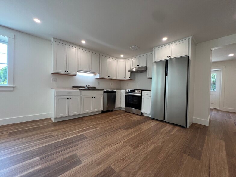 Building Photo - 61 Old Amherst Rd