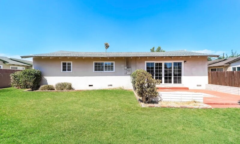 Building Photo - 2815 St Elmo Dr